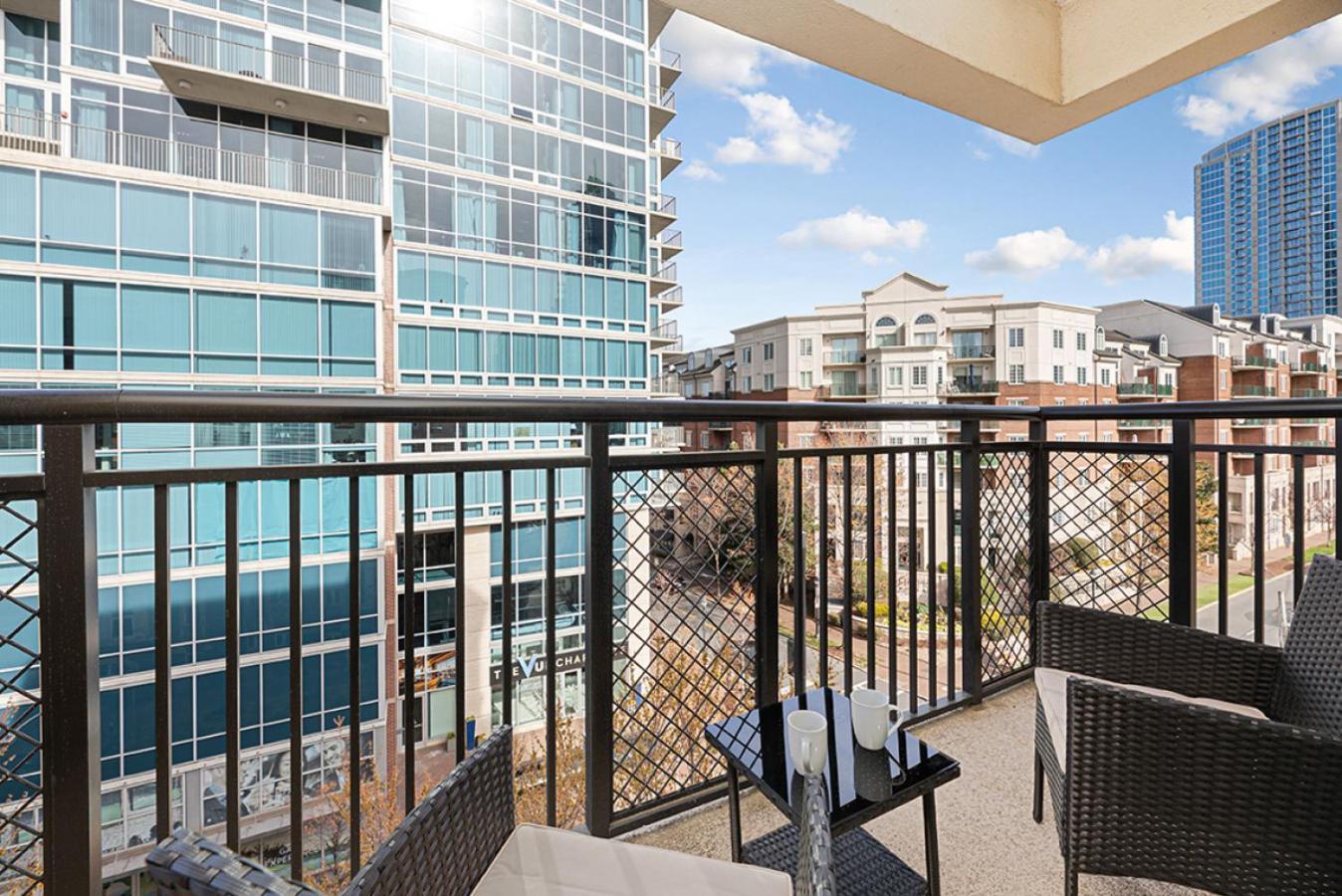 The Panther - Luxury 3br - Free Parking - Views - Stadium - Gym Apartamento *